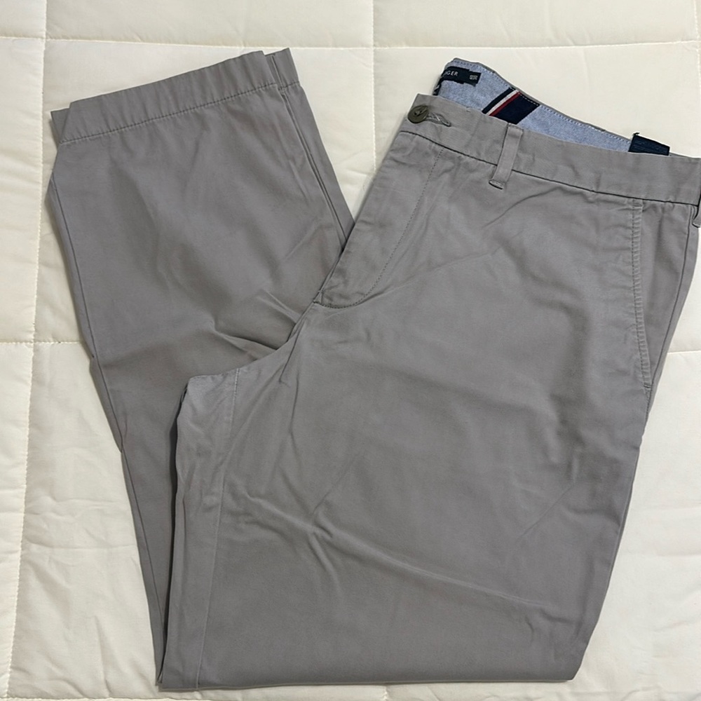 40x30 Tommy Hilfiger Men’s Grey Regular Fit Chino Pants